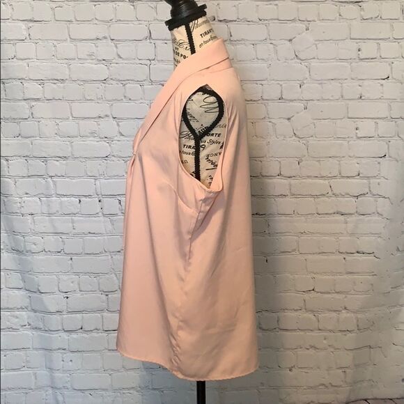 Tre’s Jolie sleeveless blouse pink size large - Picture 3 of 8
